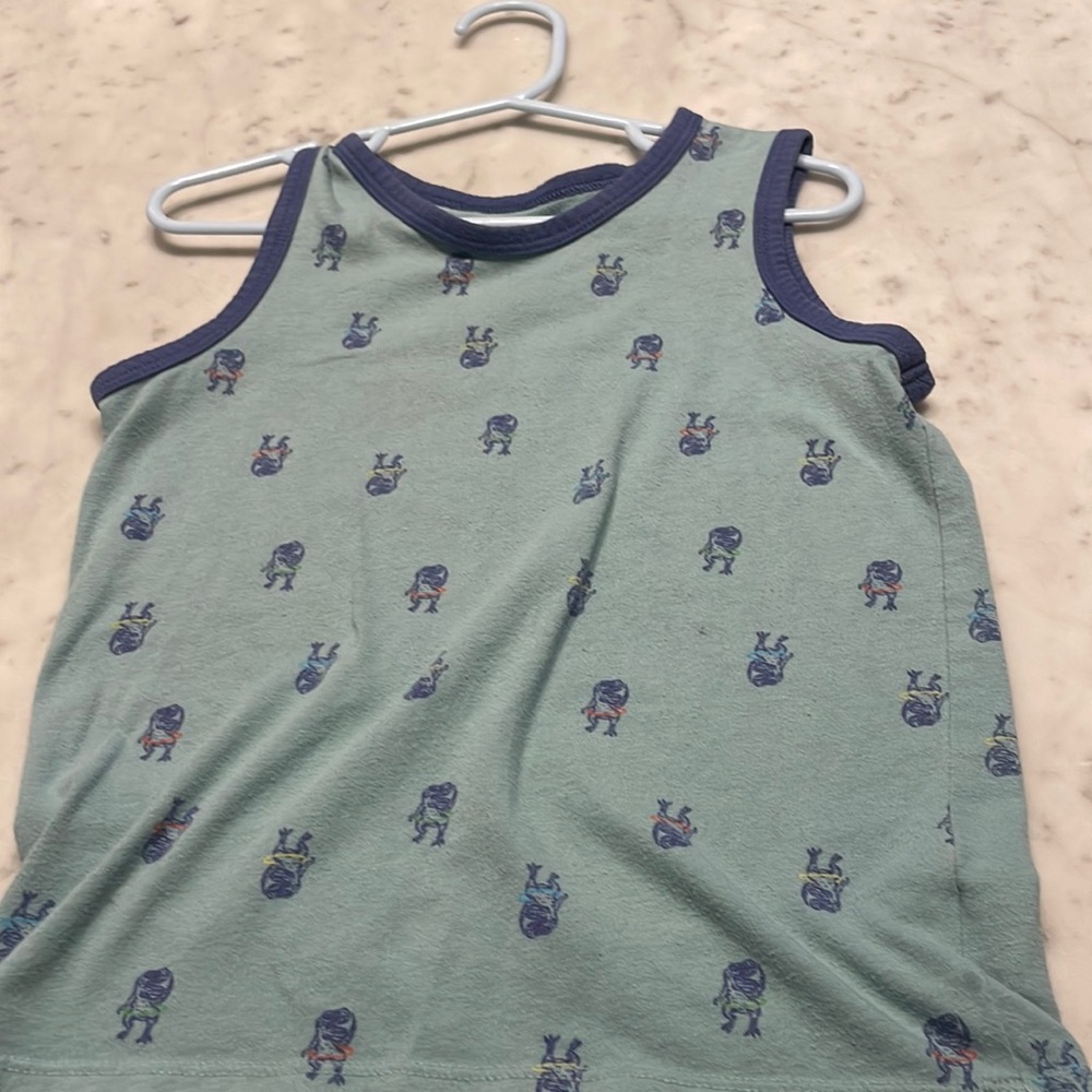 Kids 4T sleeveless shirt